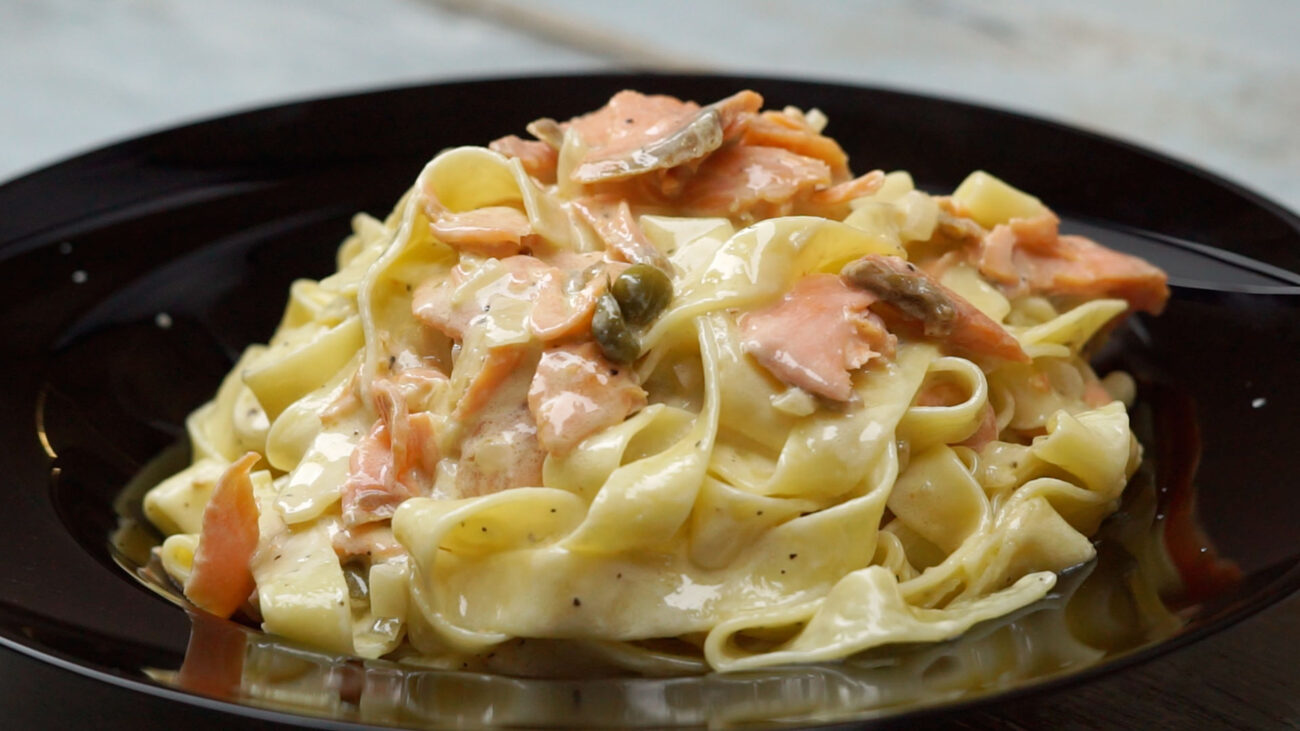 Kremalı Somonlu Fettuccine Tarifi